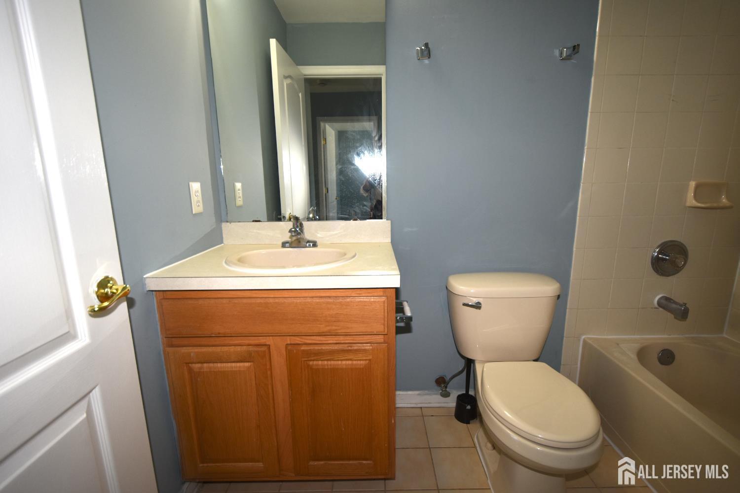 North Brunswick, New Jersey, 08902, United States, 3 Bedrooms Bedrooms, ,3 BathroomsBathrooms,Residential,For Sale,1992590