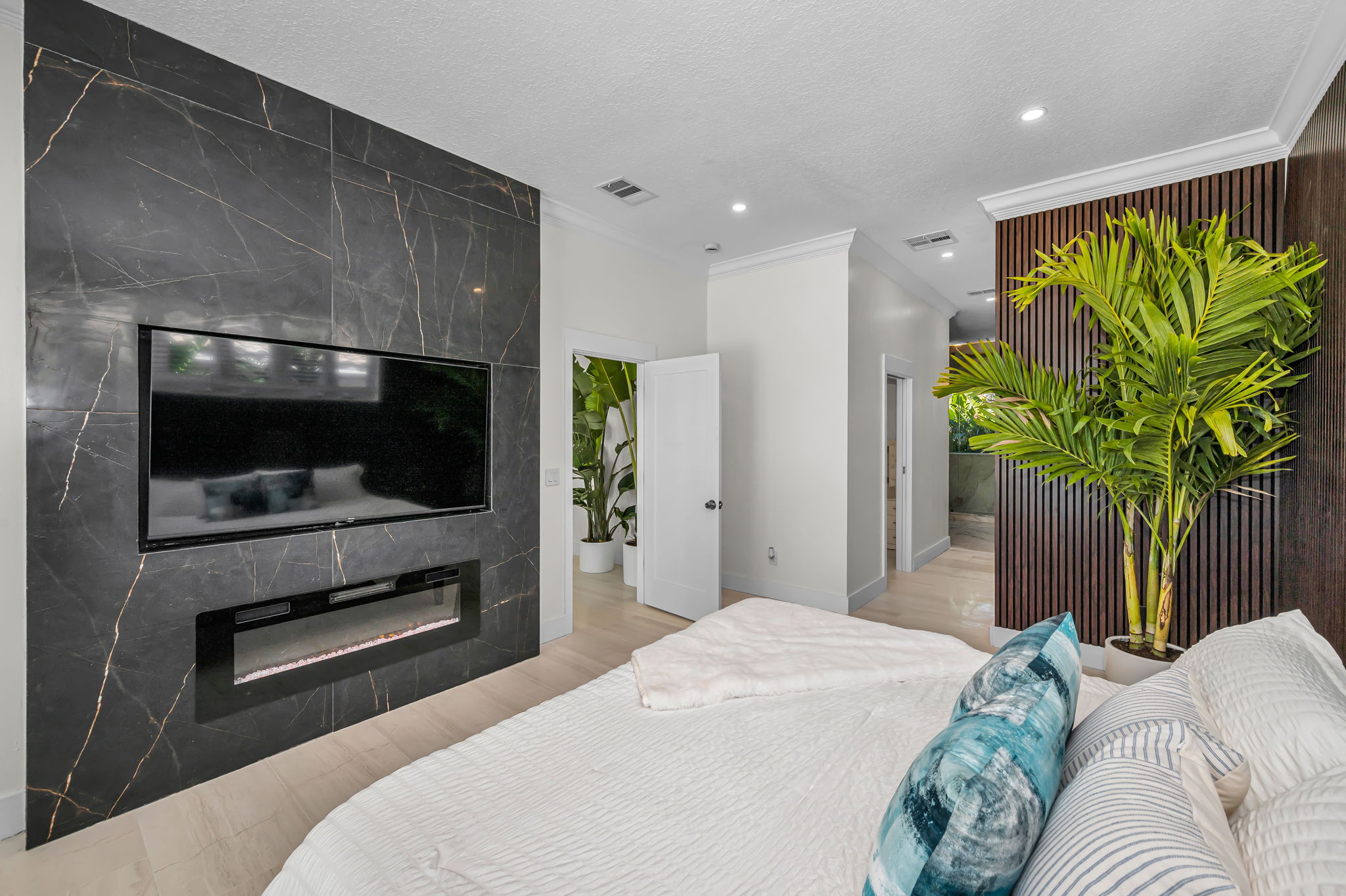 Treasure Island, Florida, 33706, United States, 4 Bedrooms Bedrooms, ,3 BathroomsBathrooms,Residential,For Sale,2016034