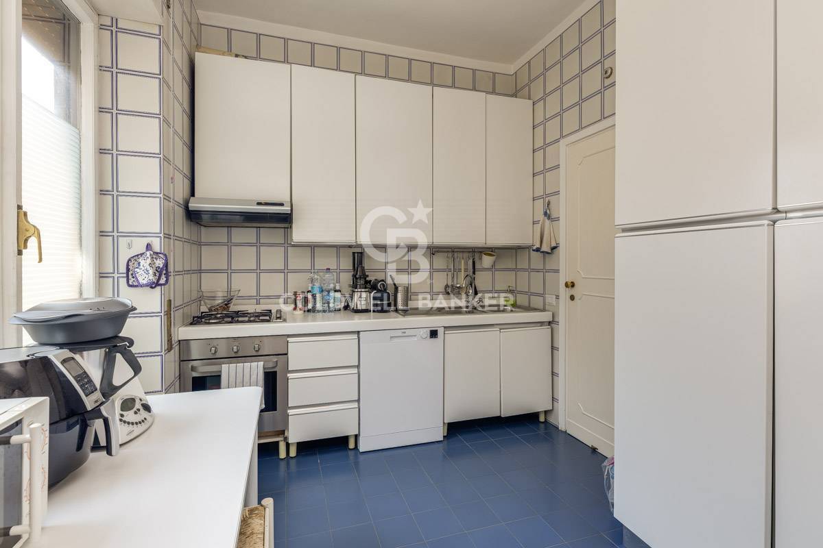 Roma, Roma, 00100, IT, 3 Bedrooms Bedrooms, ,2 BathroomsBathrooms,Residential,For Sale,1806018