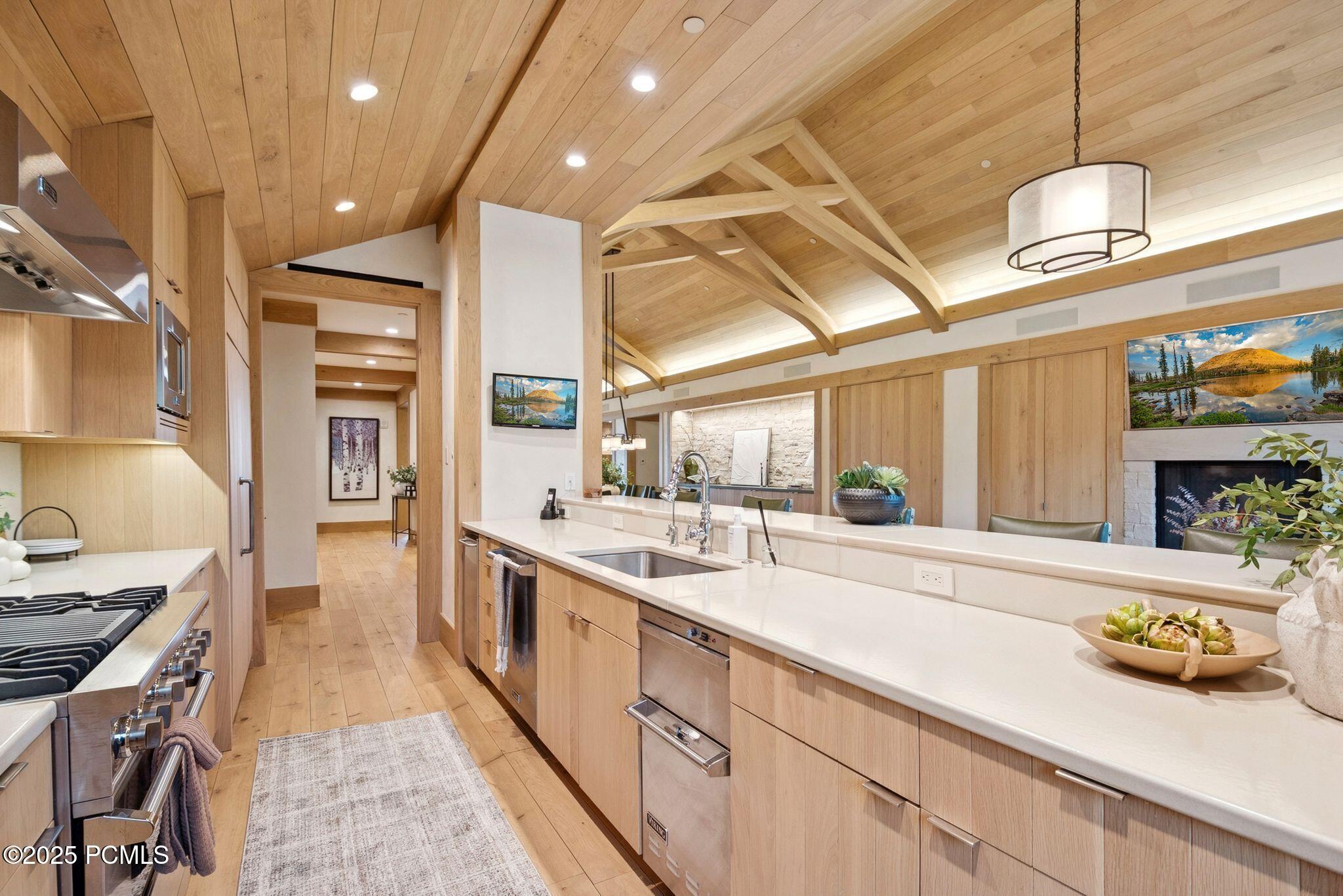 Park City, Utah, 84060, United States, 4 Bedrooms Bedrooms, ,5 BathroomsBathrooms,Residential,For Sale,1934666