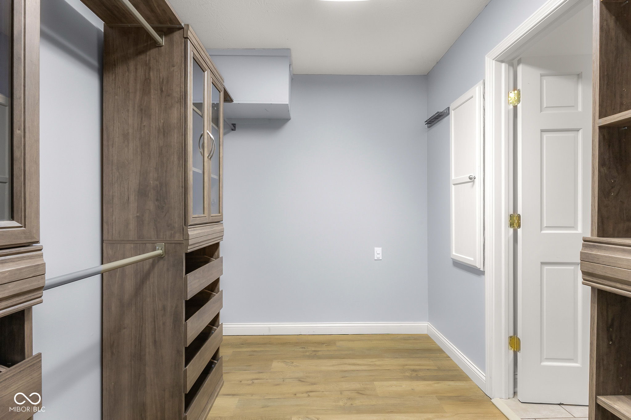 Columbus, Indiana, 47201, United States, 5 Bedrooms Bedrooms, ,6 BathroomsBathrooms,Residential,For Sale,1982008