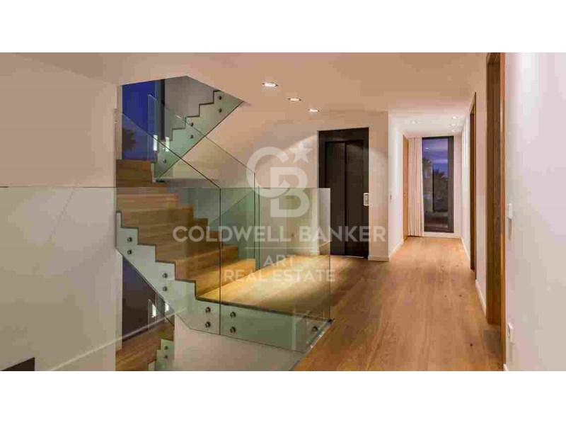 Marbella, Andalusia, ES, 6 Bedrooms Bedrooms, ,4 BathroomsBathrooms,Residential,For Sale,1795495