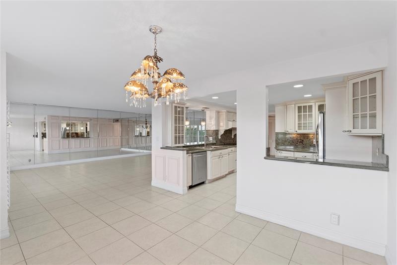 Lauderdale By The Sea, Florida, 33308, United States, 2 Bedrooms Bedrooms, ,2 BathroomsBathrooms,Residential,For Sale,1898422