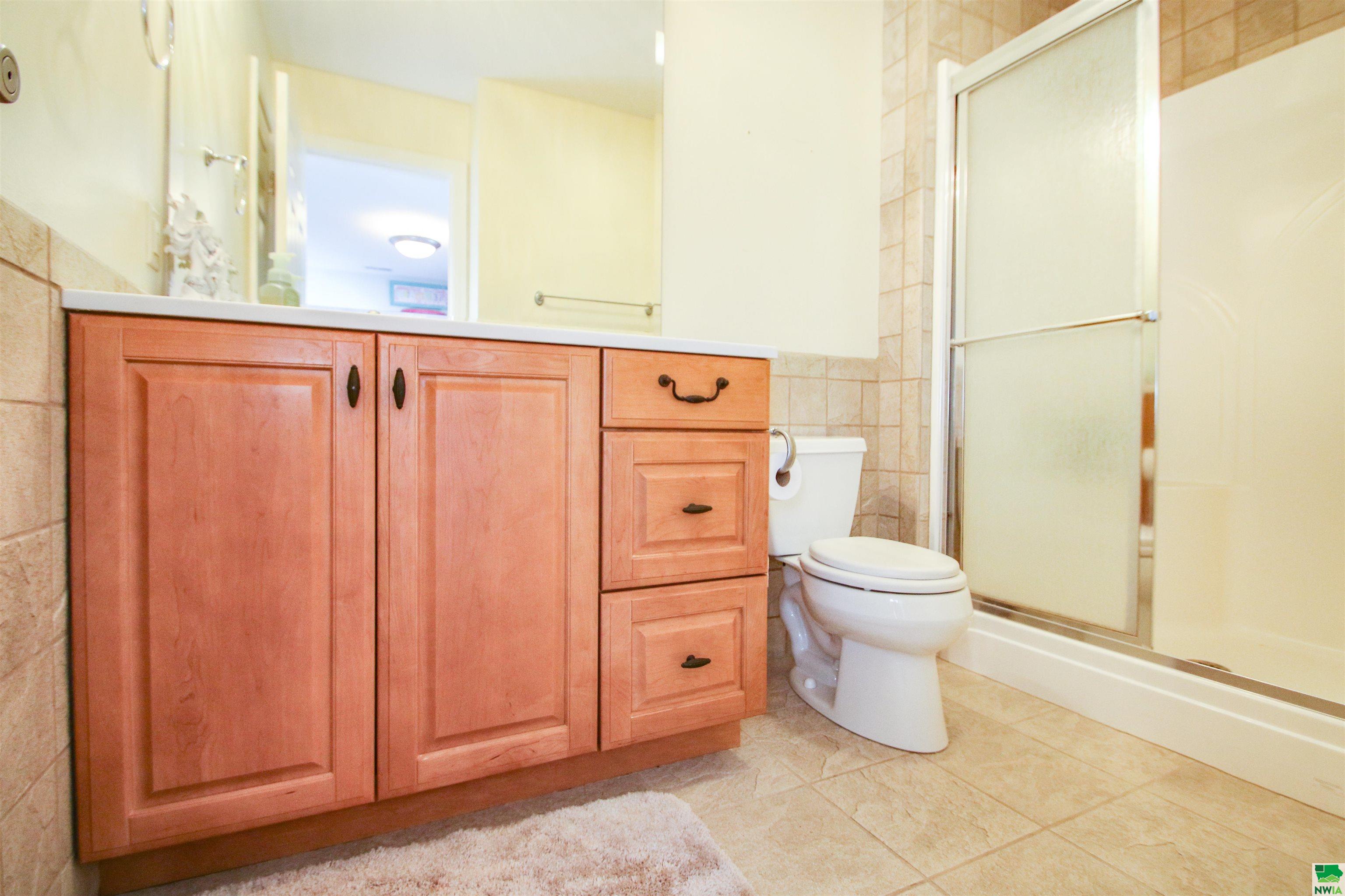 Dakota Dunes, South Dakota, 57049, United States, 5 Bedrooms Bedrooms, ,6 BathroomsBathrooms,Residential,For Sale,1943906