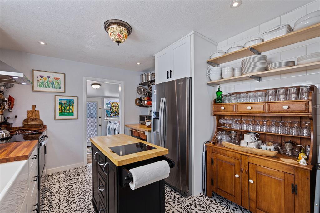 St Petersburg, Florida, 33713, United States, 2 Bedrooms Bedrooms, ,2 BathroomsBathrooms,Residential,For Sale,1768488