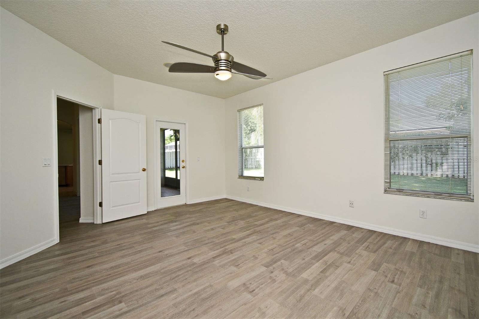 ORLANDO, Florida, 32836, United States, 4 Bedrooms Bedrooms, ,2 BathroomsBathrooms,Residential,For Sale,1922100