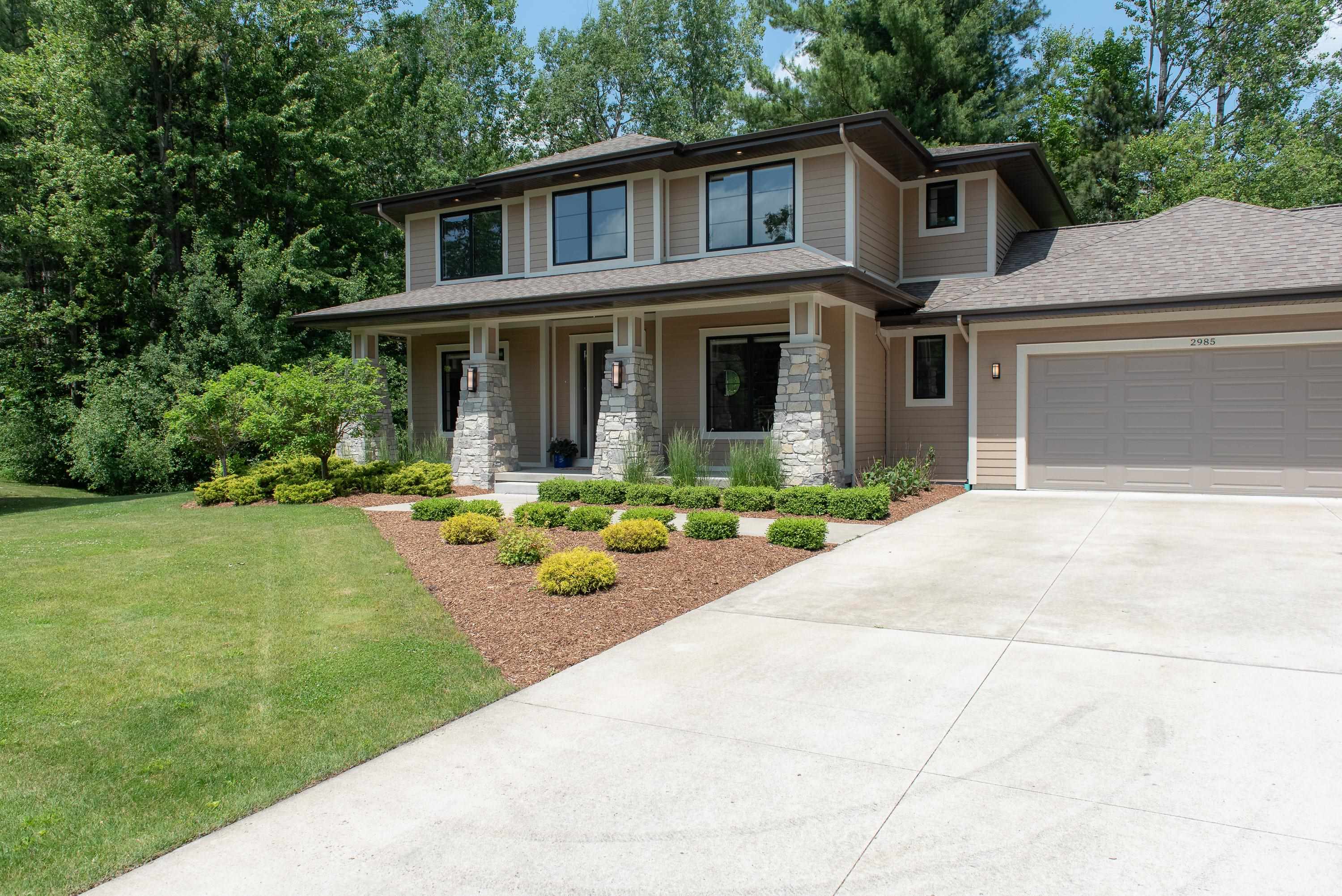 Midland, Michigan, 48642, United States, 4 Bedrooms Bedrooms, ,5 BathroomsBathrooms,Residential,For Sale,1927843