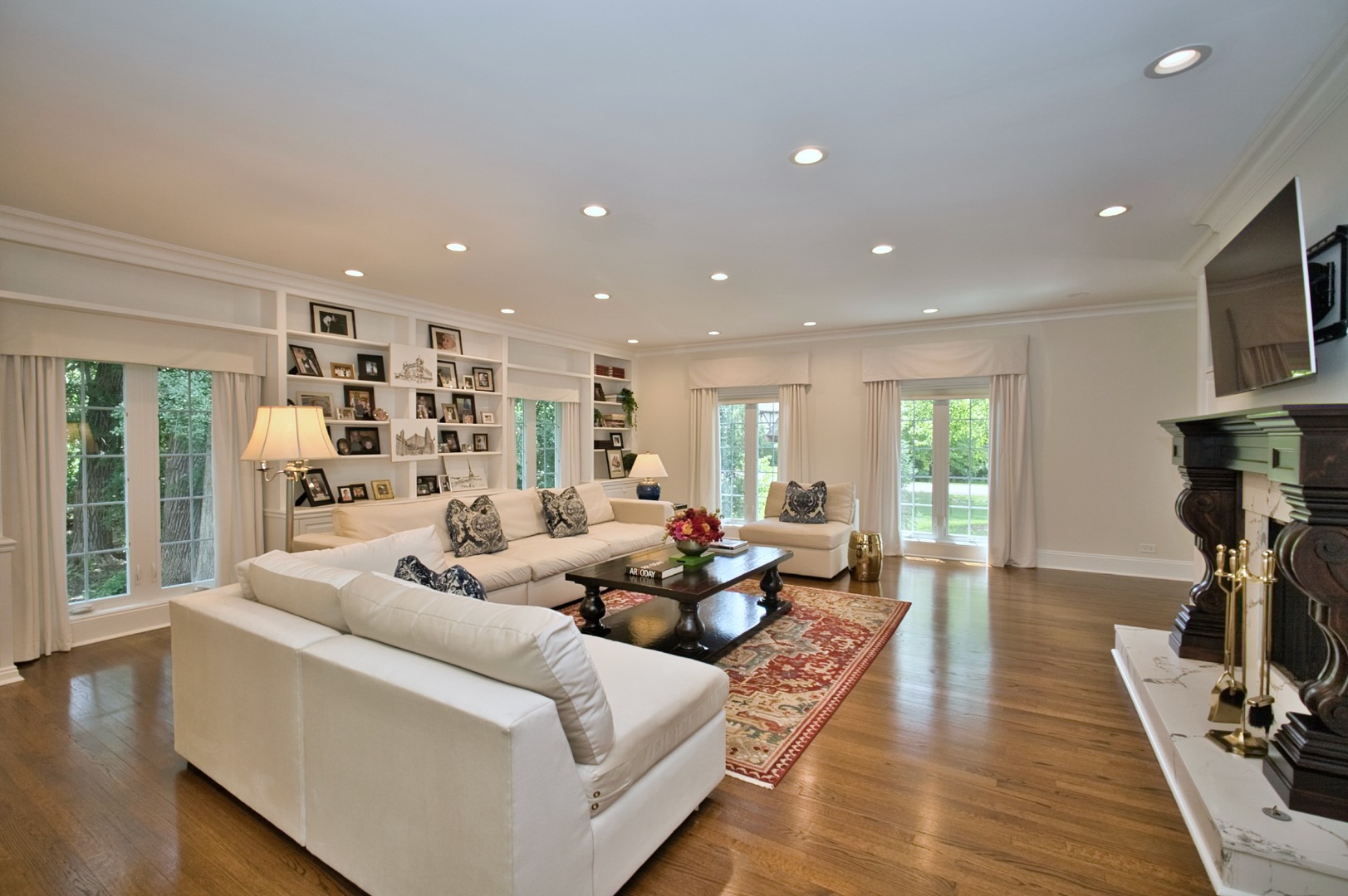 Lake Forest, Illinois, 60045, United States, 4 Bedrooms Bedrooms, ,5 BathroomsBathrooms,Residential,For Sale,1986111