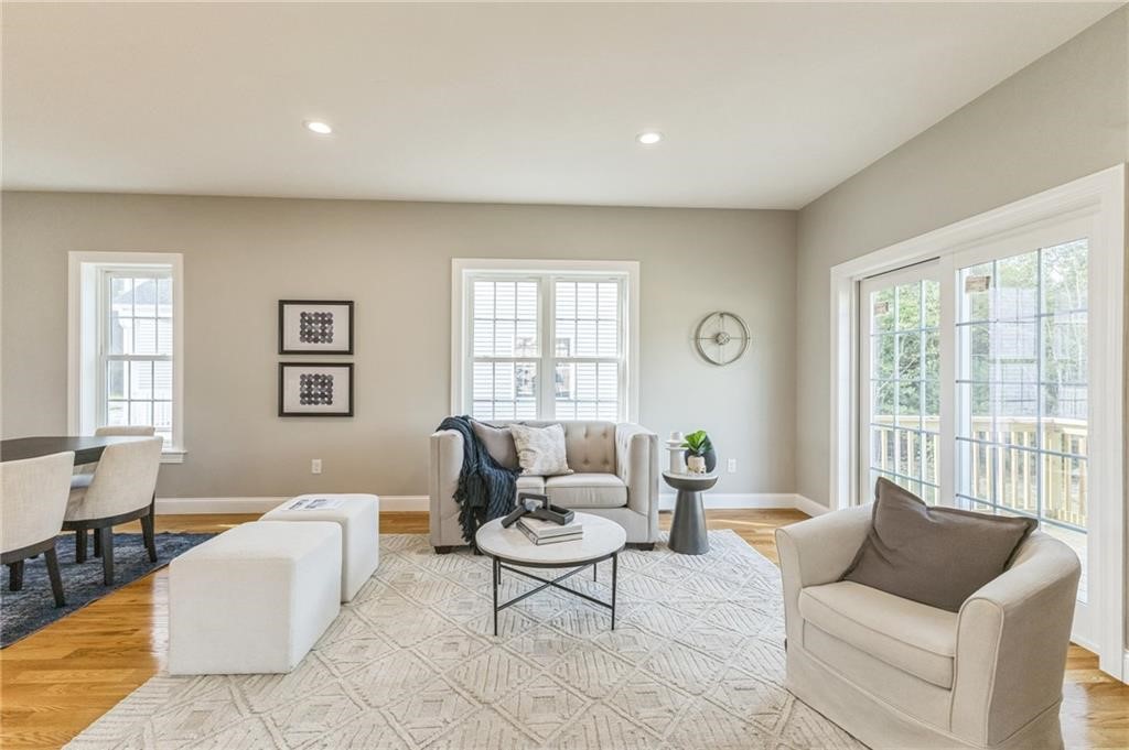 Smithfield, Rhode Island, 02917, United States, 3 Bedrooms Bedrooms, ,3 BathroomsBathrooms,Residential,For Sale,1926562