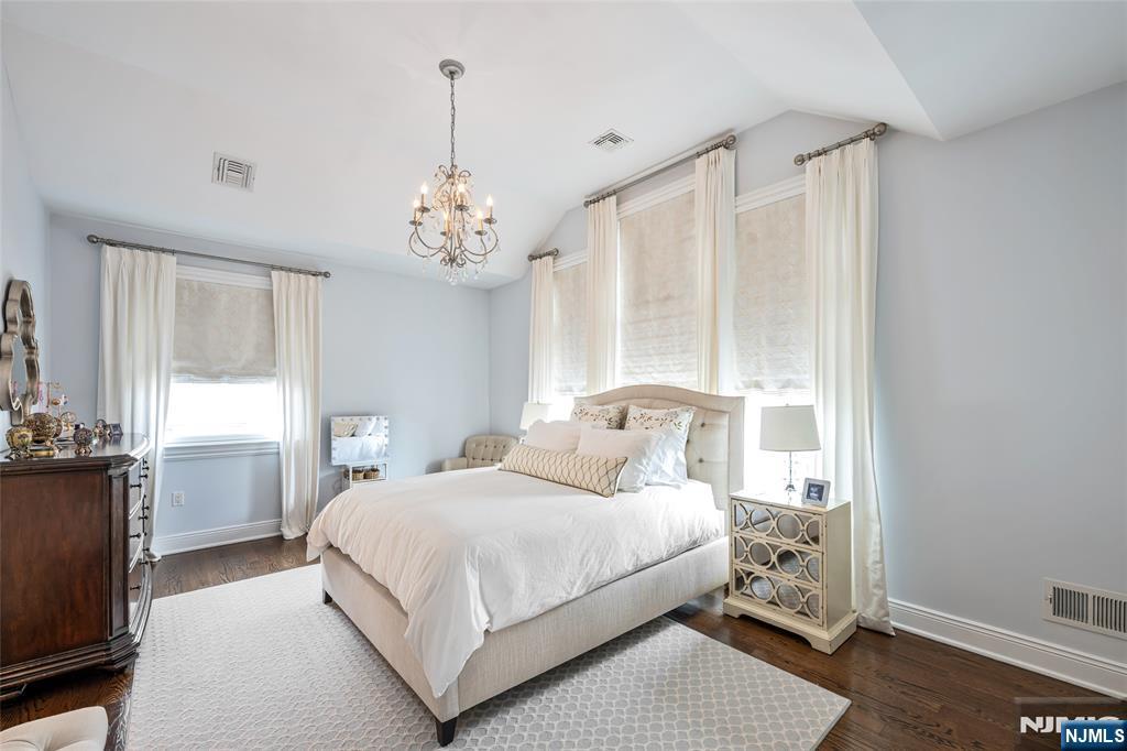 Cliffside Park, New Jersey, 07010, United States, 4 Bedrooms Bedrooms, ,5 BathroomsBathrooms,Residential,For Sale,1998497