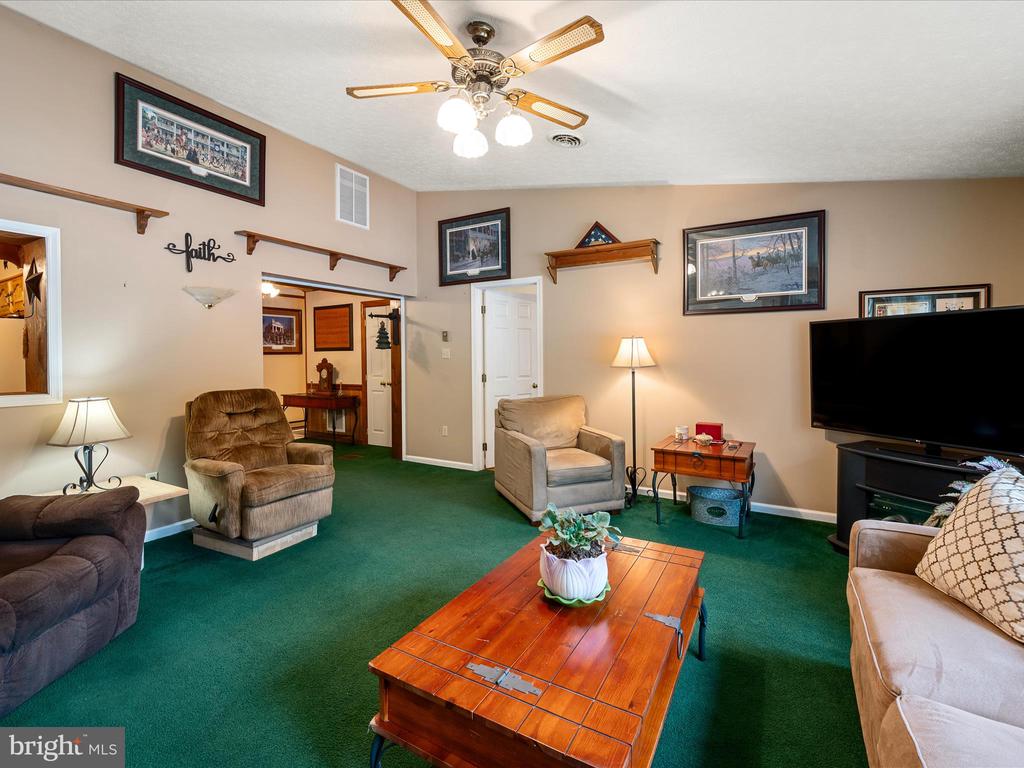 Winchester, Virginia, 22603, United States, 3 Bedrooms Bedrooms, ,3 BathroomsBathrooms,Residential,For Sale,1974619