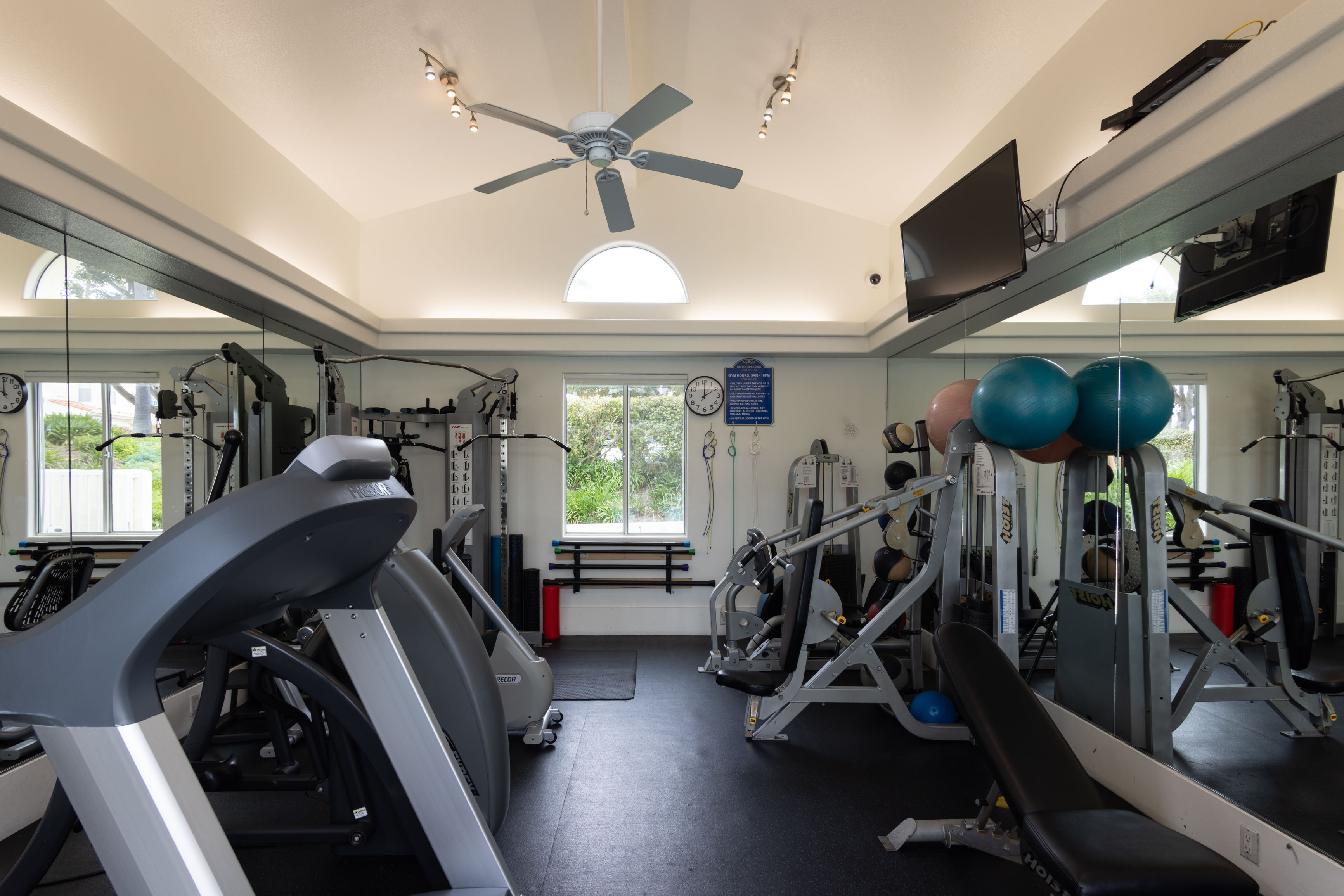  6483 Zuma View Pl - 物件實景