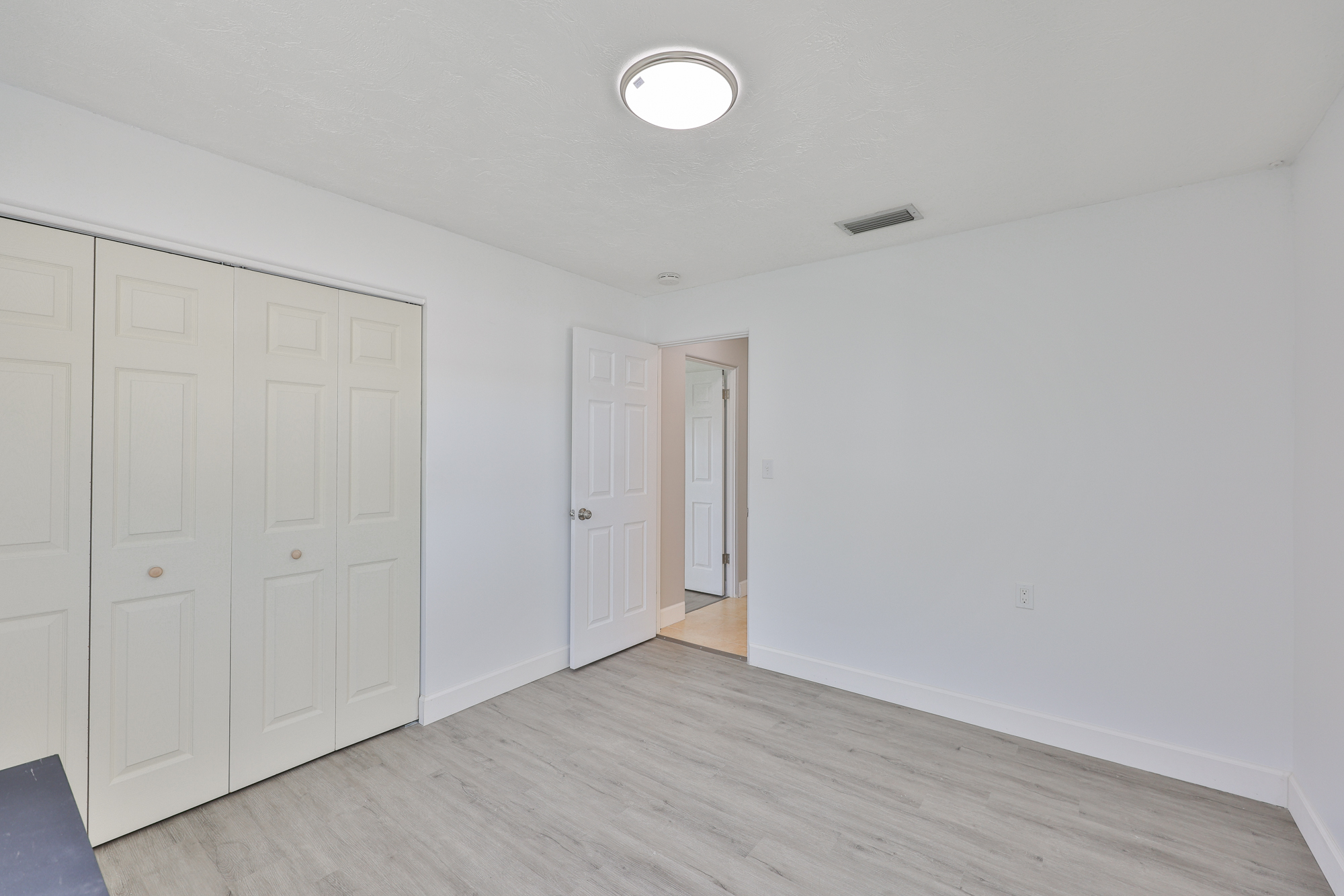 Treasure Island, Florida, 33706, United States, 3 Bedrooms Bedrooms, ,2 BathroomsBathrooms,Residential,For Sale,1982782