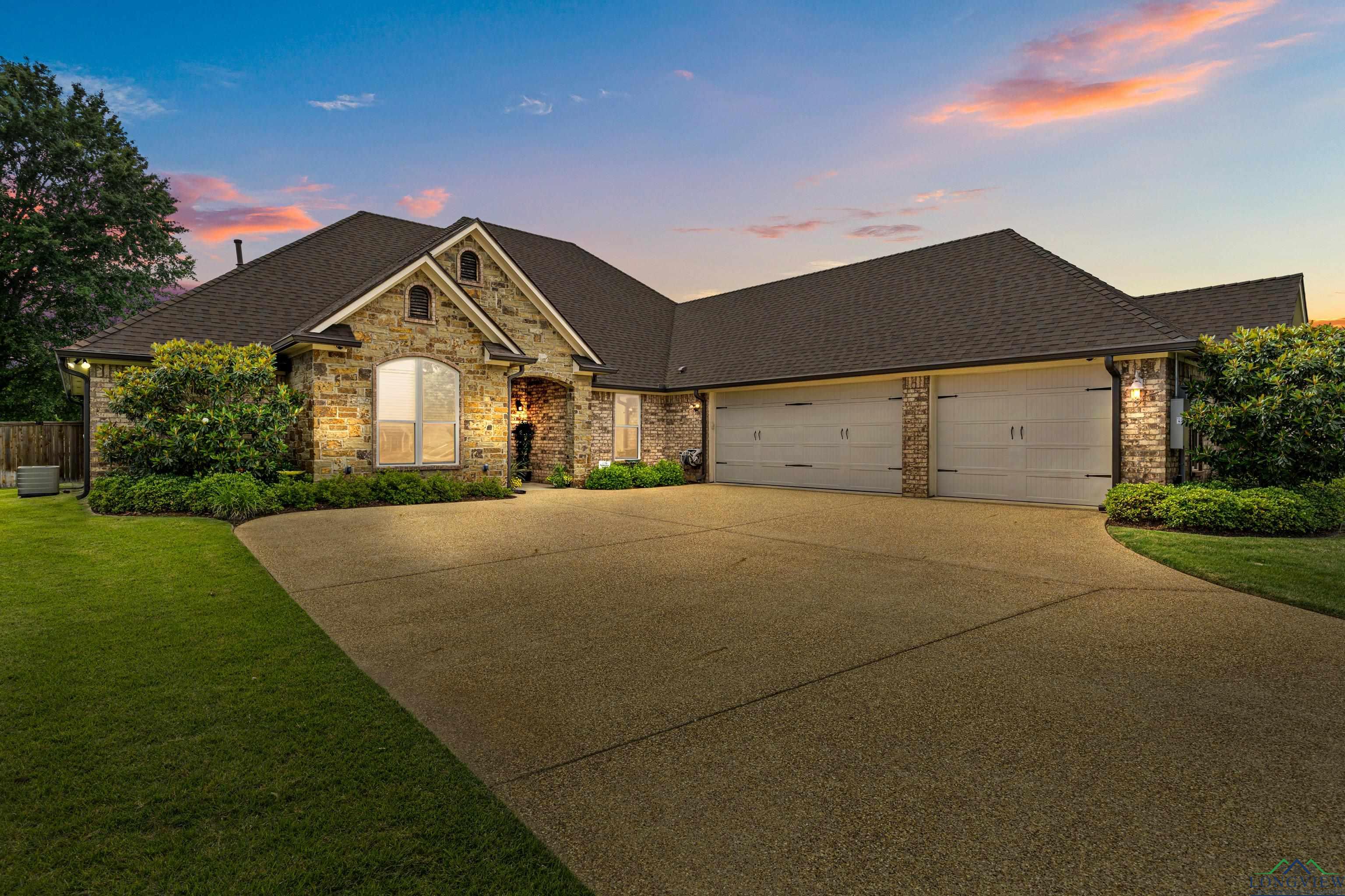 Longview, Texas, 75605, United States, 5 Bedrooms Bedrooms, ,3 BathroomsBathrooms,Residential,For Sale,1827224