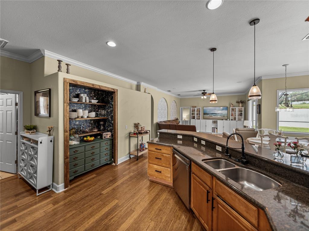 Lakeland, Florida, 33812, United States, 4 Bedrooms Bedrooms, ,3 BathroomsBathrooms,Residential,For Sale,1898596