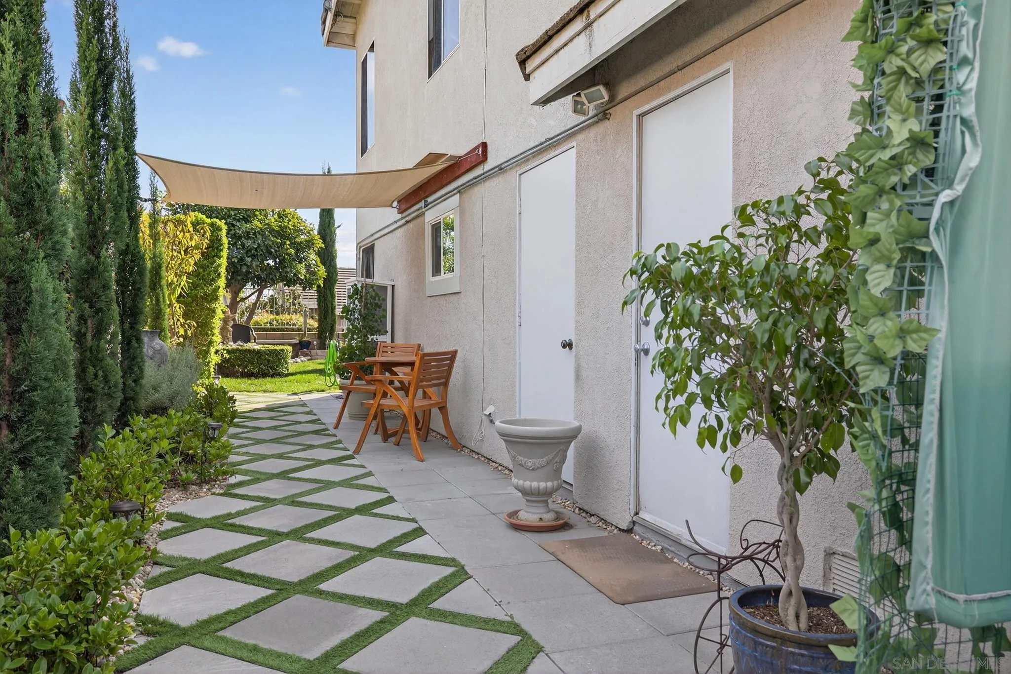 Camarillo, California, 93010, United States, 5 Bedrooms Bedrooms, ,4 BathroomsBathrooms,Residential,For Sale,2001849