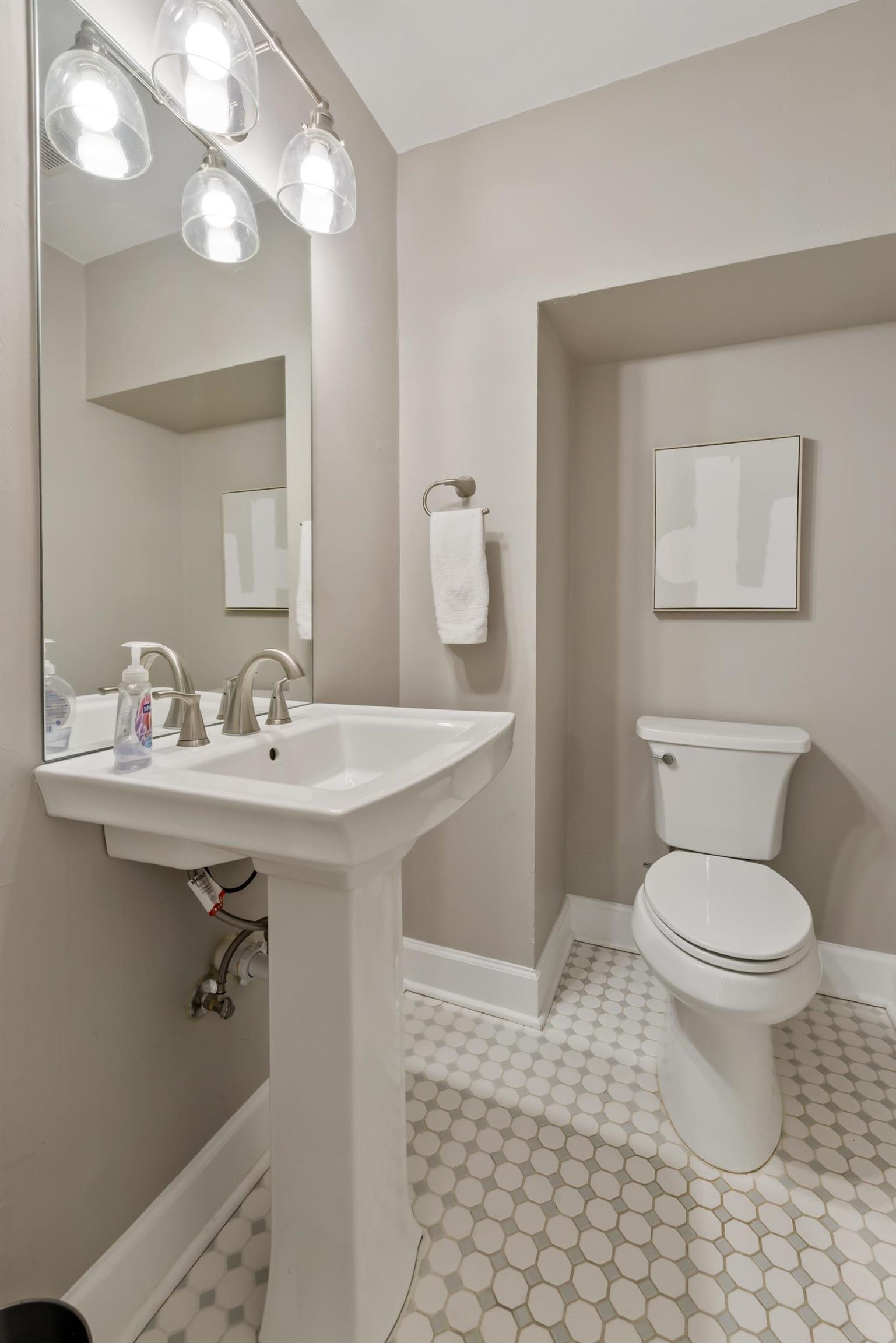 Tallahassee, Florida, 32308, United States, 5 Bedrooms Bedrooms, ,5 BathroomsBathrooms,Residential,For Sale,1908913