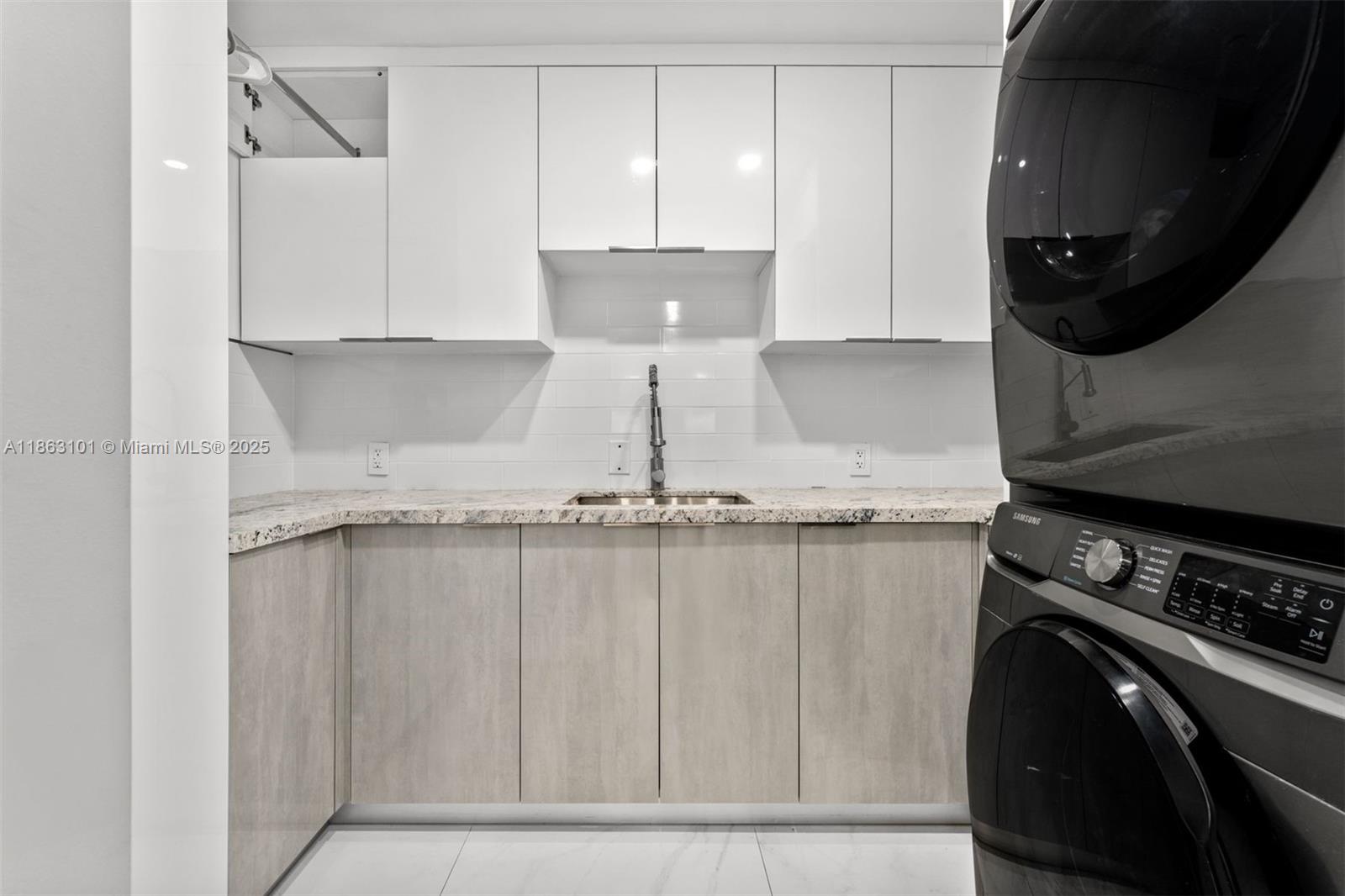 Miami Beach, Florida, 33141, United States, 3 Bedrooms Bedrooms, ,2 BathroomsBathrooms,Residential,For Sale,1927176