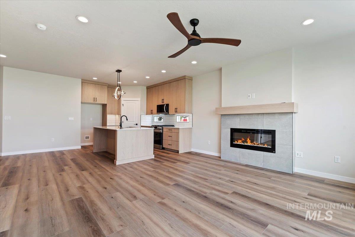 Eagle, Idaho, 83616-1017, United States, 4 Bedrooms Bedrooms, ,Residential,For Sale,1925086