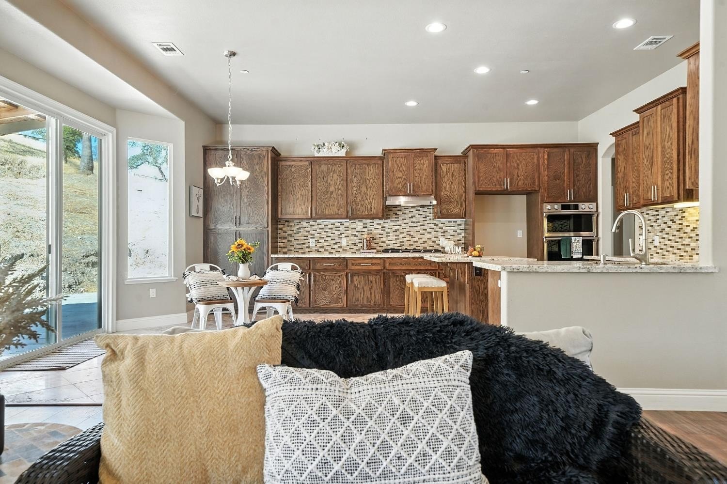 Valley Springs, California, 95252, United States, 3 Bedrooms Bedrooms, ,2 BathroomsBathrooms,Residential,For Sale,1943125