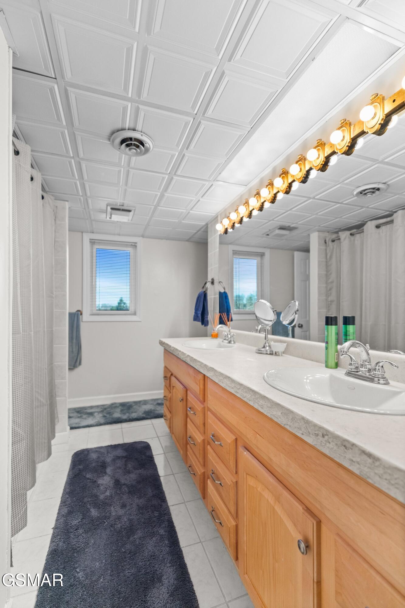 Gatlinburg, Tennessee, 37738, United States, 3 Bedrooms Bedrooms, ,2 BathroomsBathrooms,Residential,For Sale,2012103