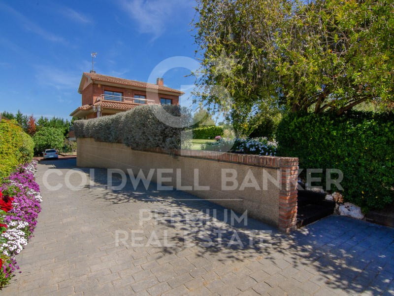 Cerdanyola del Vallès, Catalonia, ES, 5 Bedrooms Bedrooms, ,3 BathroomsBathrooms,Residential,For Sale,1610457