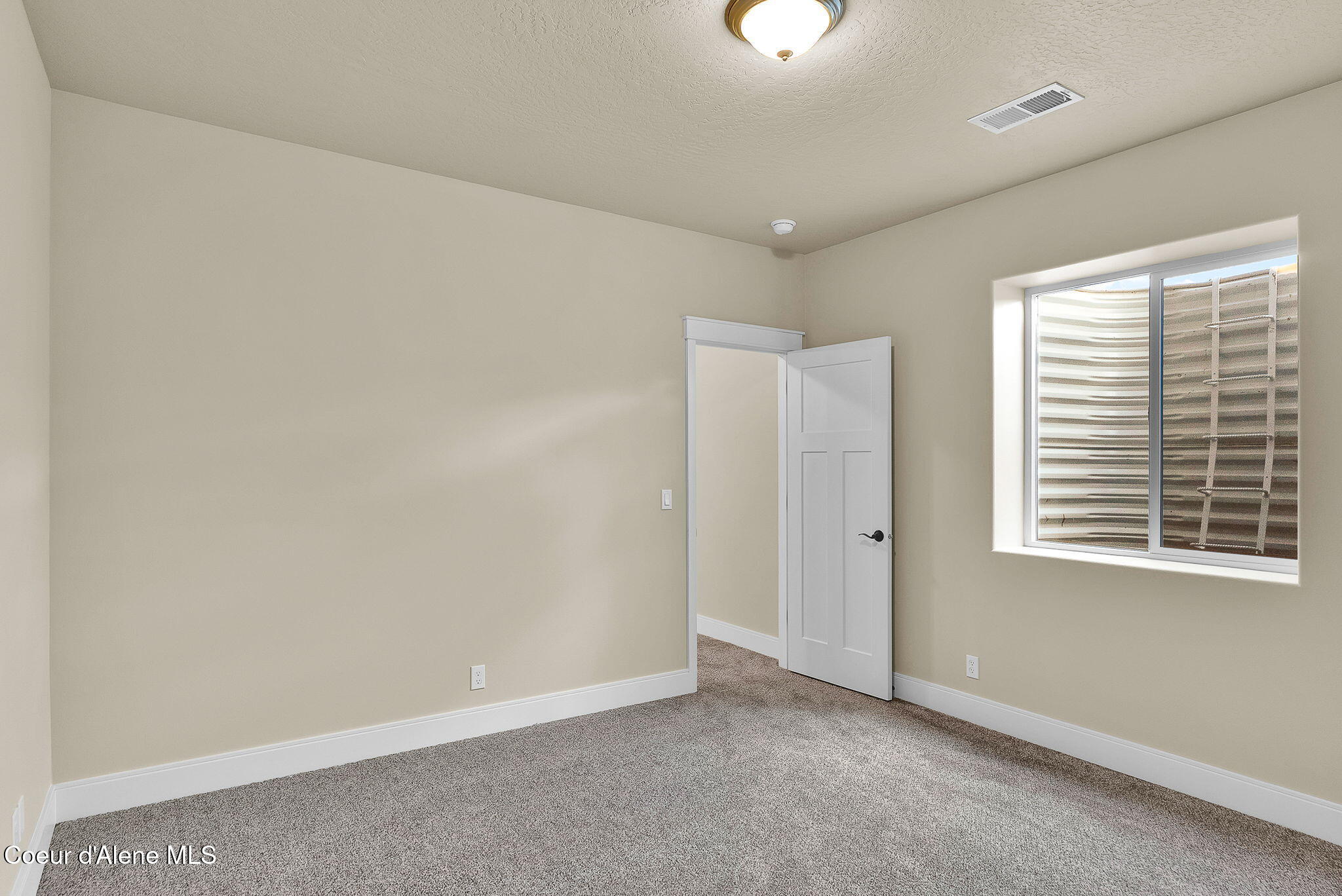 Rathdrum, Idaho, 83858, United States, 6 Bedrooms Bedrooms, ,1 BathroomBathrooms,Residential,For Sale,1989161