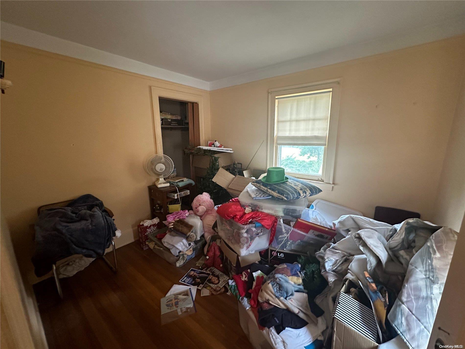 Great Neck, New York, 11024, United States, 3 Bedrooms Bedrooms, ,1 BathroomBathrooms,Residential,For Sale,1813525
