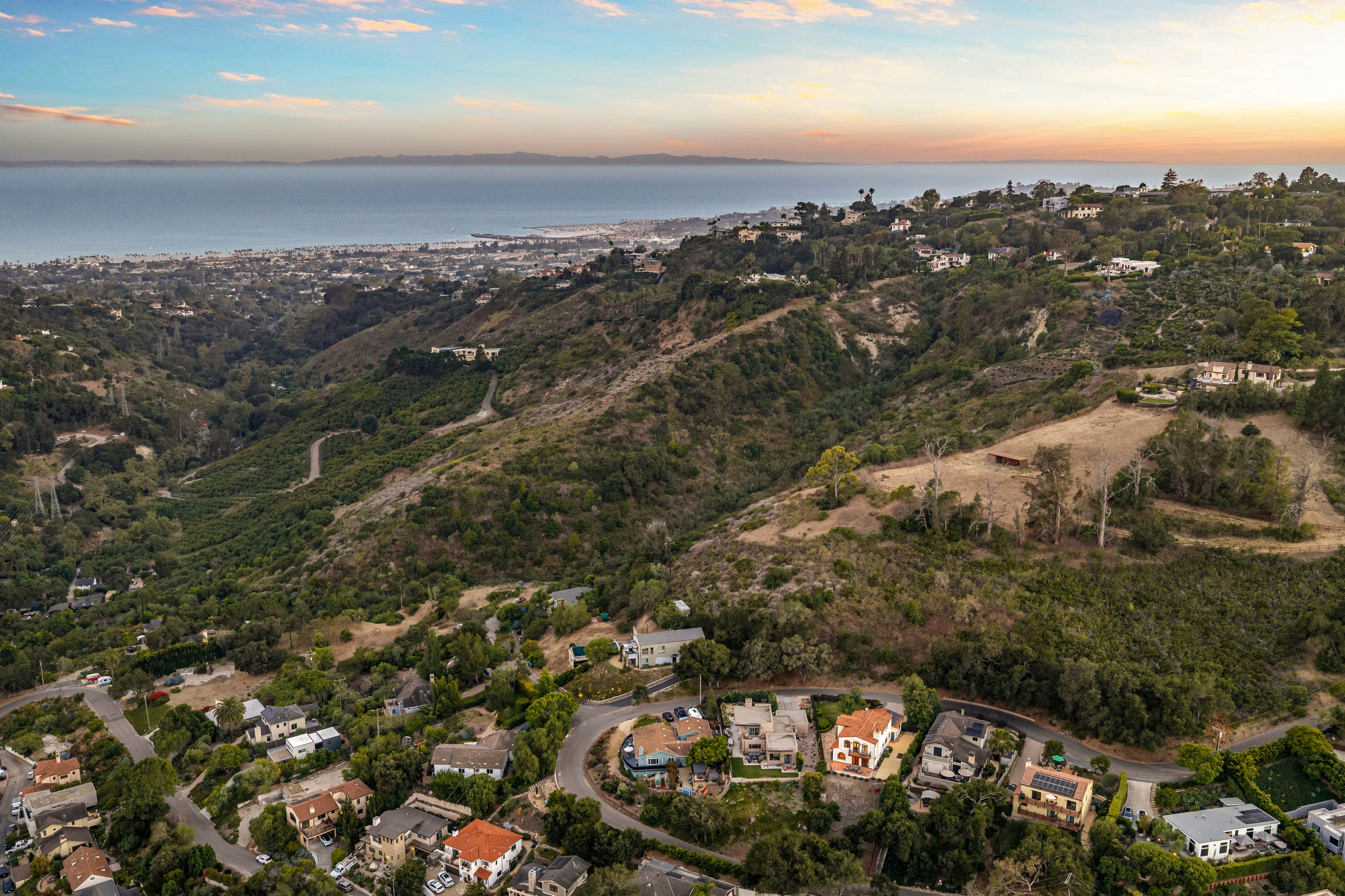  Classic Santa Barbara Home - 物件實景