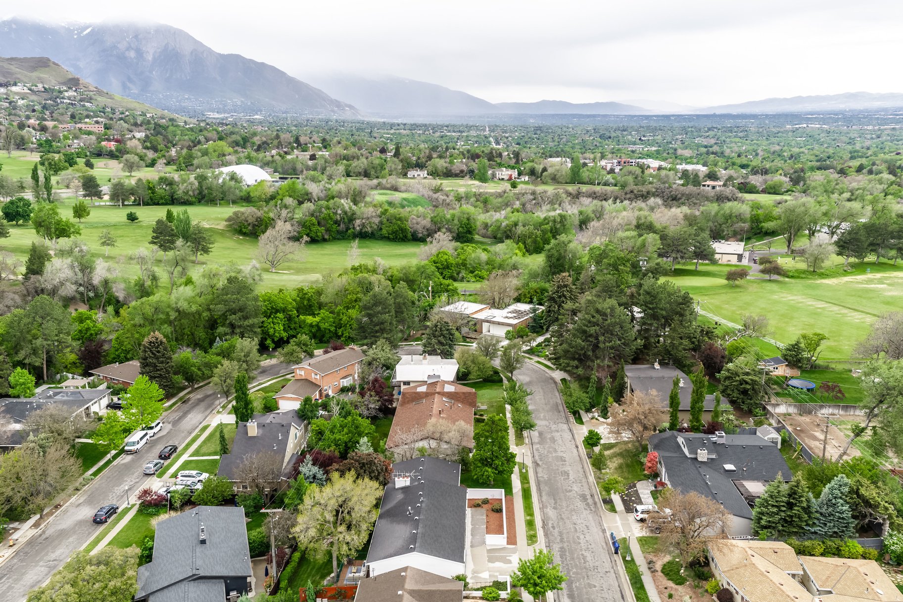  Elegant Contemporary Rambler in Sought After Neighborhood - 物件實景