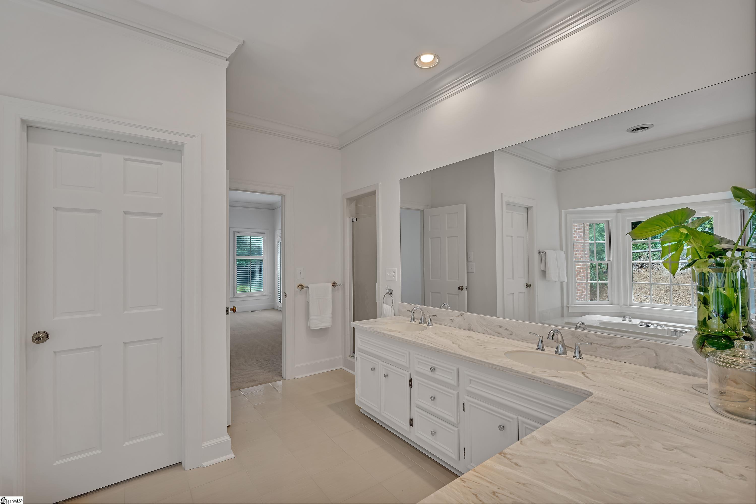 Greenville, South Carolina, 29607, United States, 6 Bedrooms Bedrooms, ,5 BathroomsBathrooms,Residential,For Sale,1901352