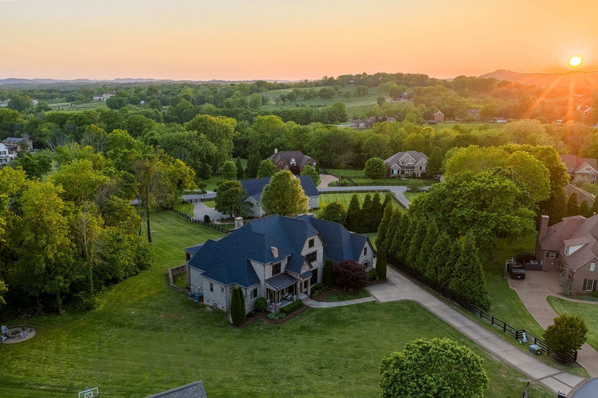  2713 Deer Haven Ct, Franklin, TN, 37067 - 物件實景