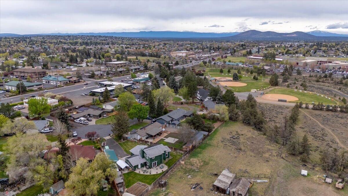 Redmond, Oregon, 97756, United States, 4 Bedrooms Bedrooms, ,2 BathroomsBathrooms,Residential,For Sale,2039824