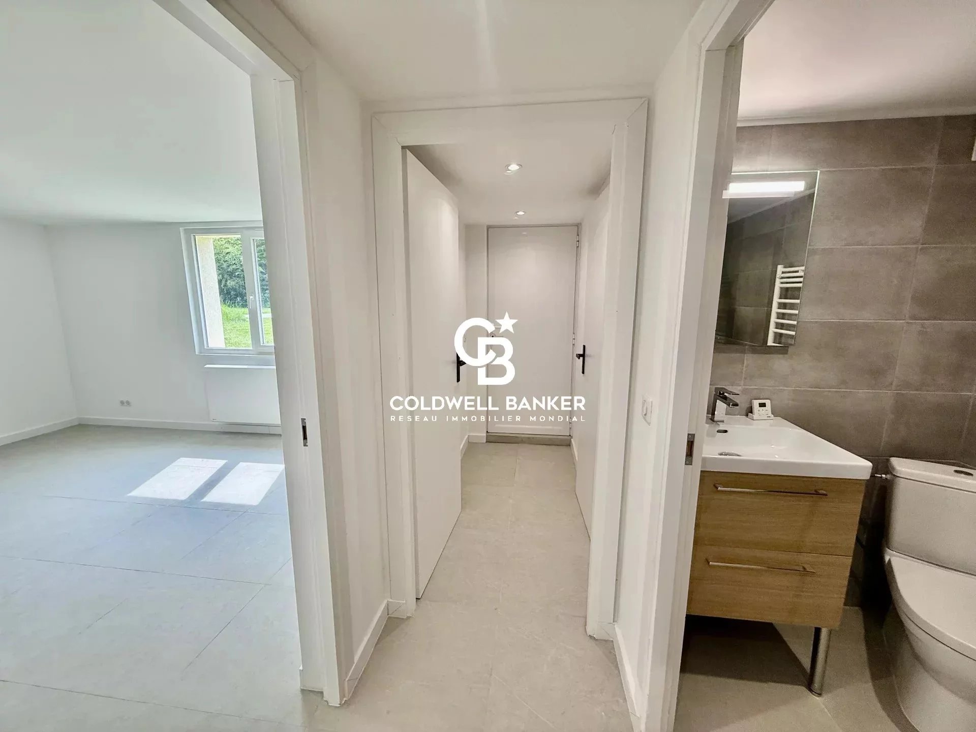 Prévessin-Moëns, Auvergne-Rhône-Alpes, 01280, FR, 4 Bedrooms Bedrooms, ,2 BathroomsBathrooms,Residential,For Sale,1994849