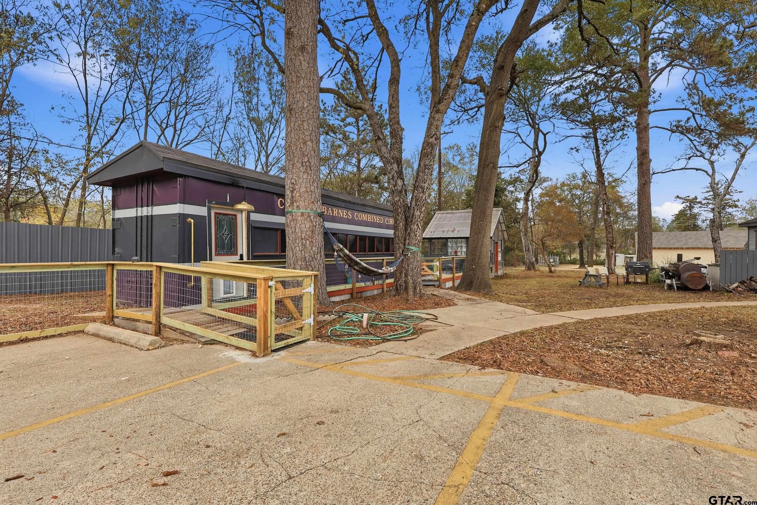 Pittsburg, Texas, 75686, United States, 6 Bedrooms Bedrooms, ,8 BathroomsBathrooms,Residential,For Sale,2005846