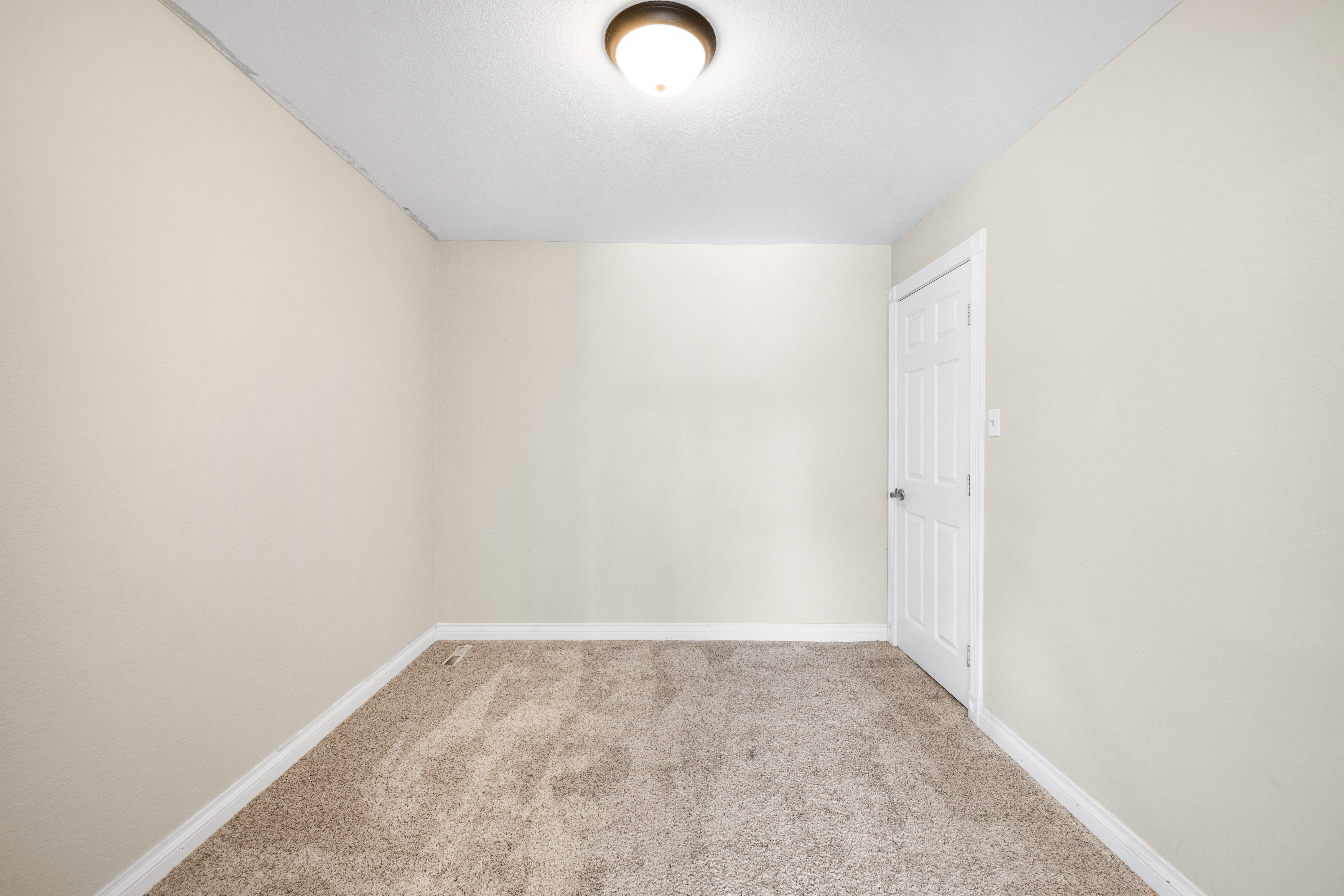  5 Bedroom Home Just Steps From Huston Lake Park - 物件實景