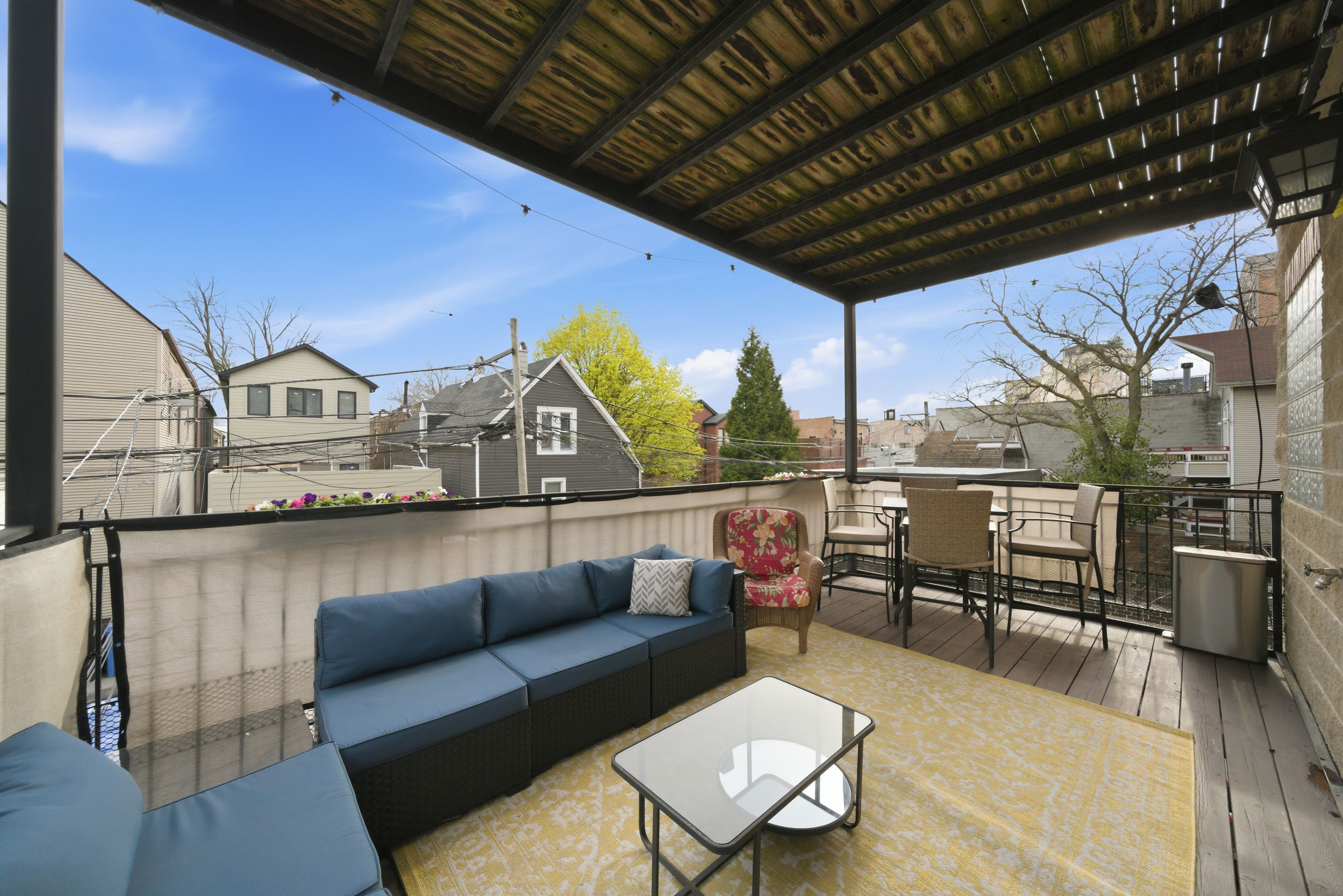  Located in the Heart of Lakeview