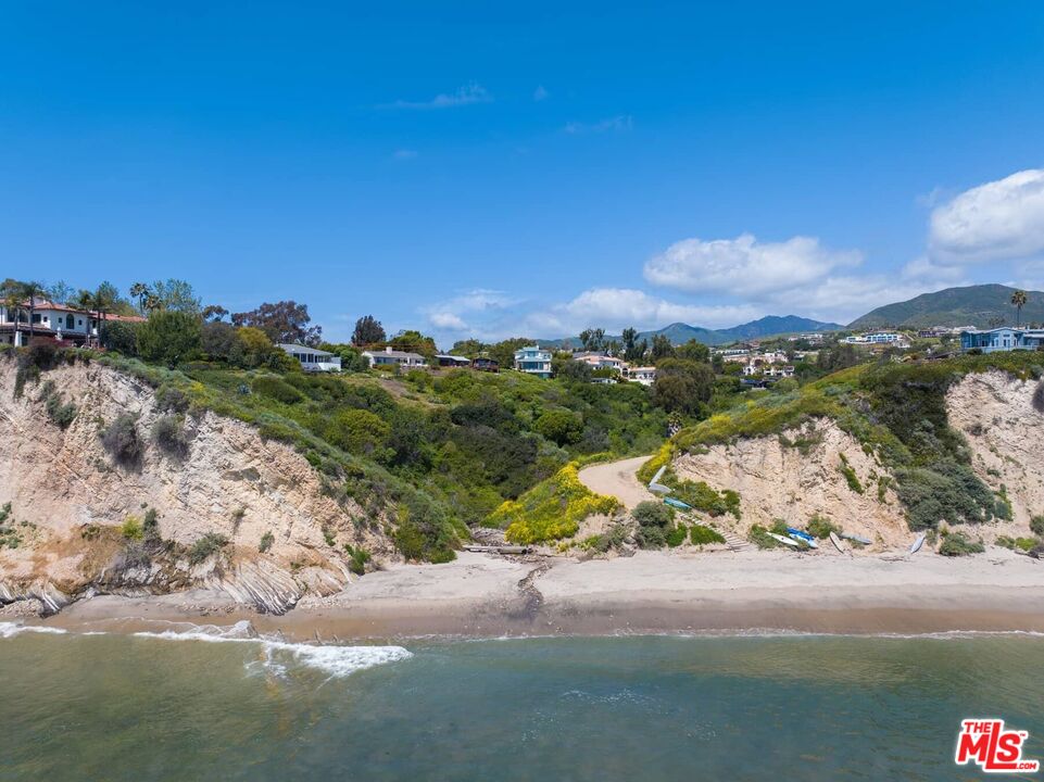 Malibu, California, 90265, United States, 3 Bedrooms Bedrooms, ,2 BathroomsBathrooms,Residential,For Sale,1795303