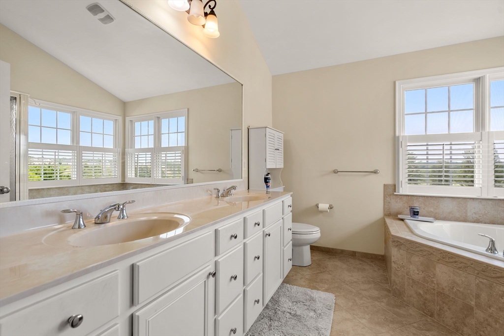 Methuen, Massachusetts, 01844, United States, 4 Bedrooms Bedrooms, ,3 BathroomsBathrooms,Residential,For Sale,1912504