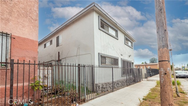 Los Angeles, California, 90011, United States, 10 Bedrooms Bedrooms, ,Residential,For Sale,1882090