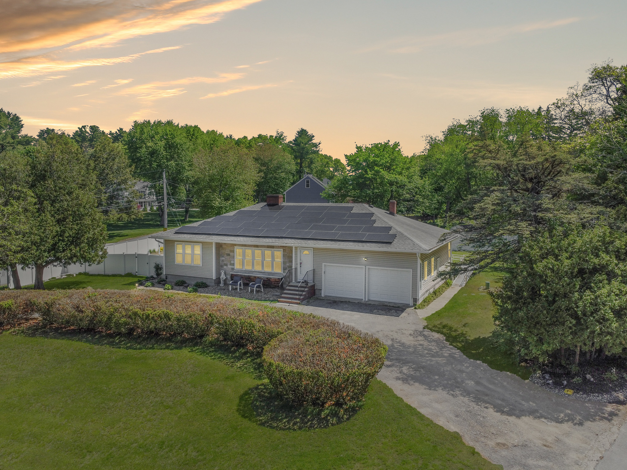 Haverhill, Massachusetts, 01830, United States, 3 Bedrooms Bedrooms, ,2 BathroomsBathrooms,Residential,For Sale,2048999