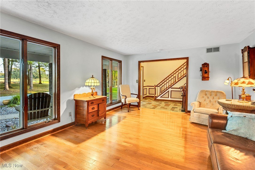 Kinsman, Ohio, 44428, United States, 4 Bedrooms Bedrooms, ,4 BathroomsBathrooms,Residential,For Sale,1983424