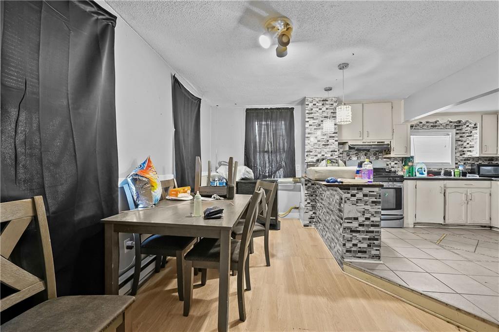 Woonsocket, Rhode Island, 02895, United States, 7 Bedrooms Bedrooms, ,3 BathroomsBathrooms,Residential,For Sale,1935382