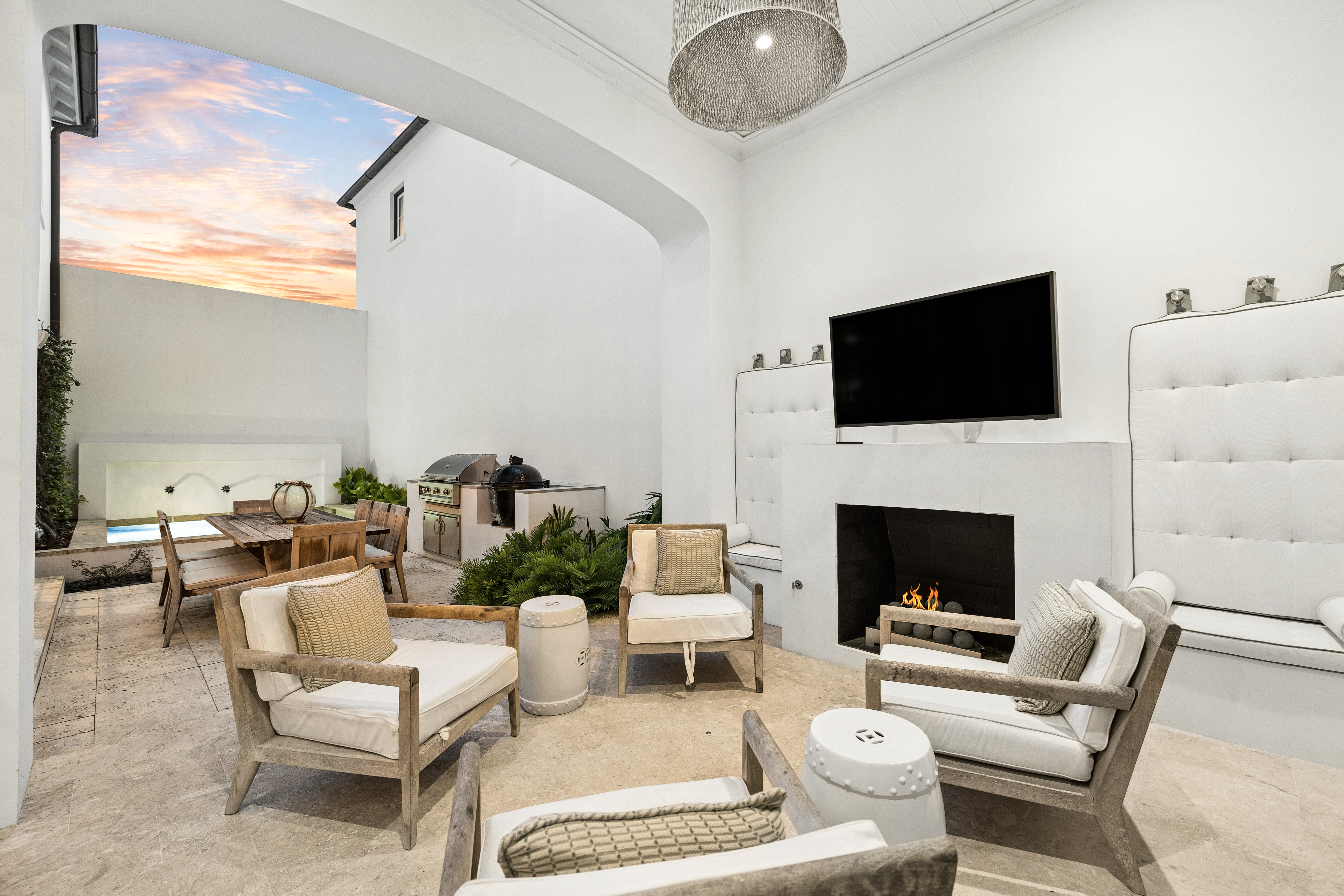  Courtyard Retreat with Dual Primary Suites in Coastal Community - 物件實景