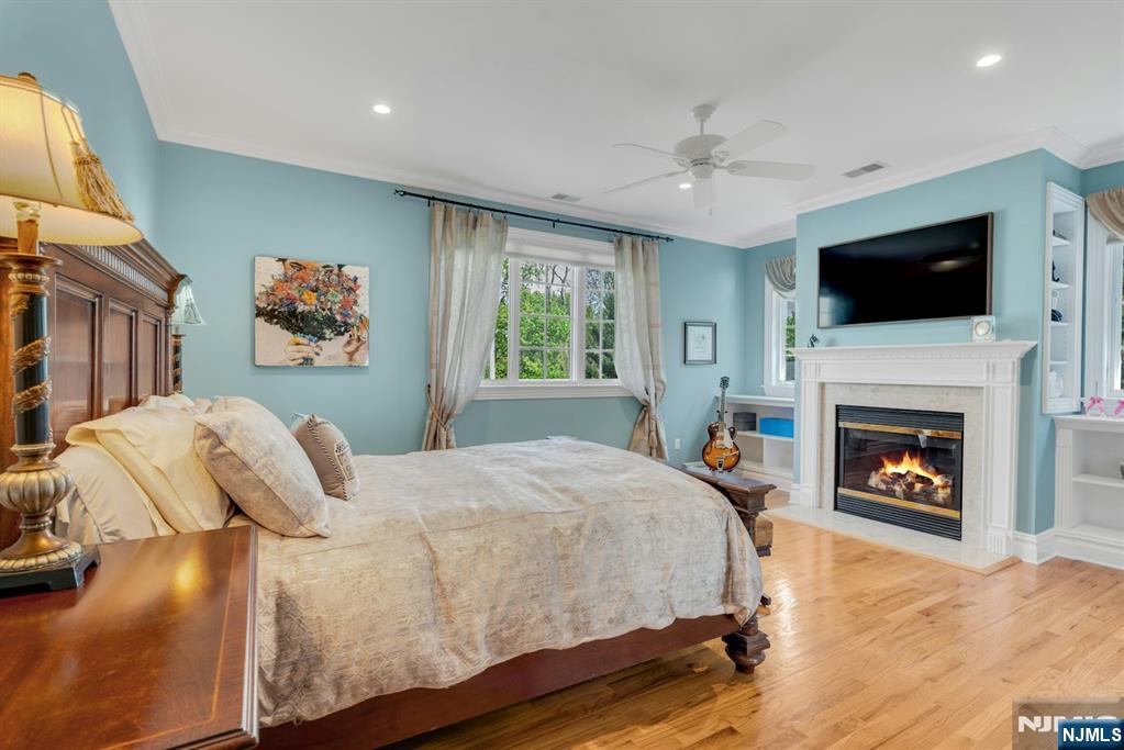 Morristown Town, New Jersey, 07960, United States, 2 Bedrooms Bedrooms, ,3 BathroomsBathrooms,Residential,For Sale,1993280