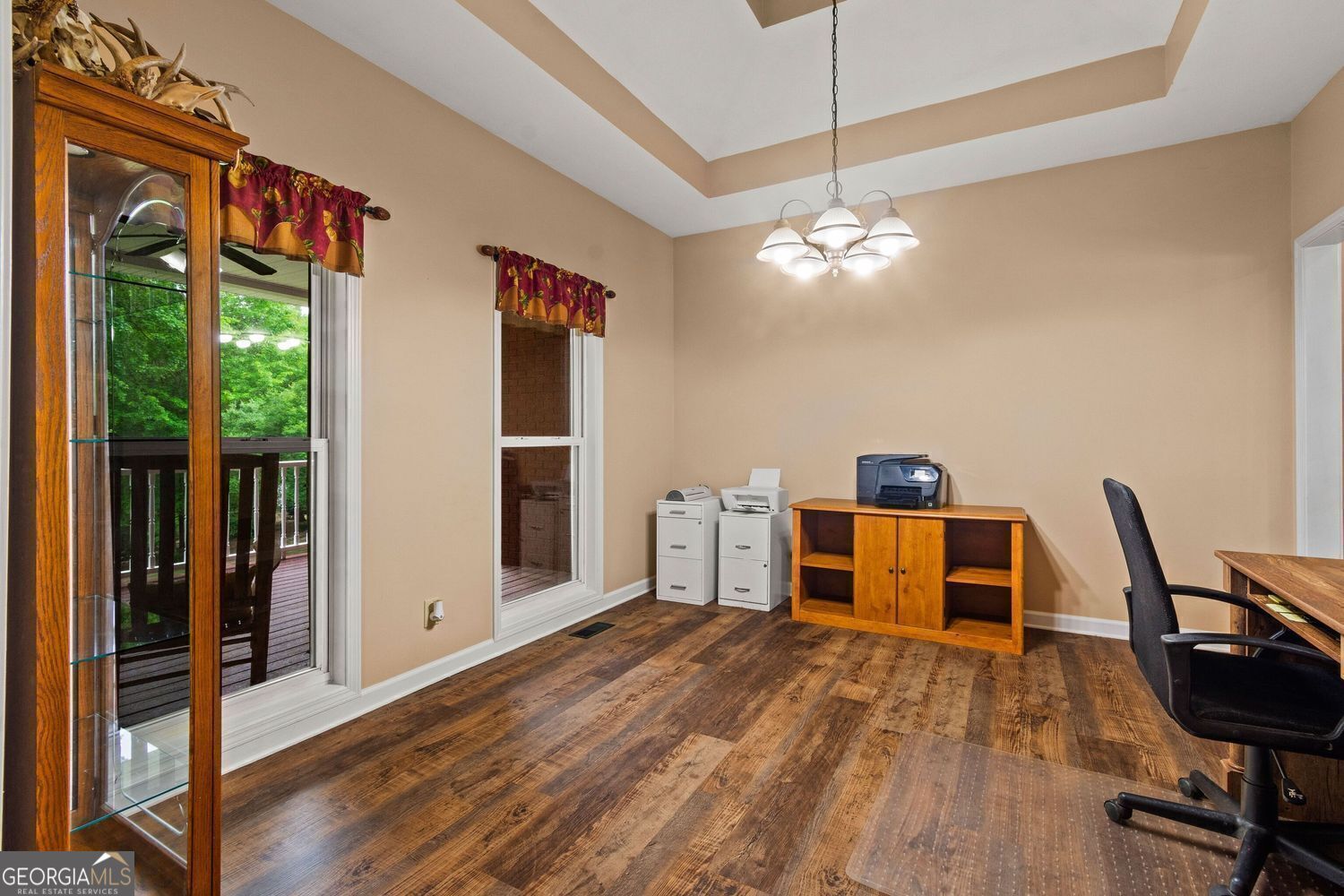 Cumming, Georgia, 30028, United States, 4 Bedrooms Bedrooms, ,5 BathroomsBathrooms,Residential,For Sale,1859105