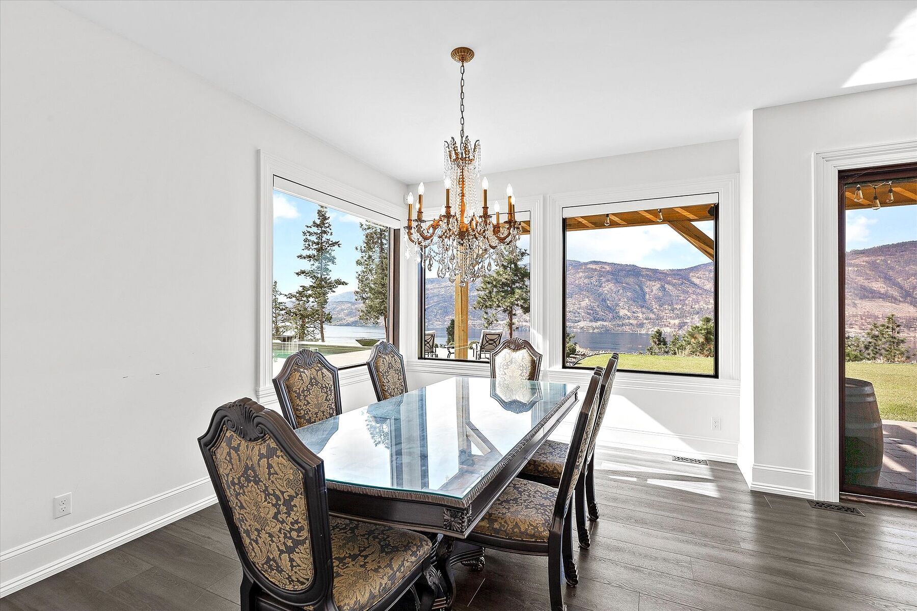  Gated Lake View Estate - 物件實景