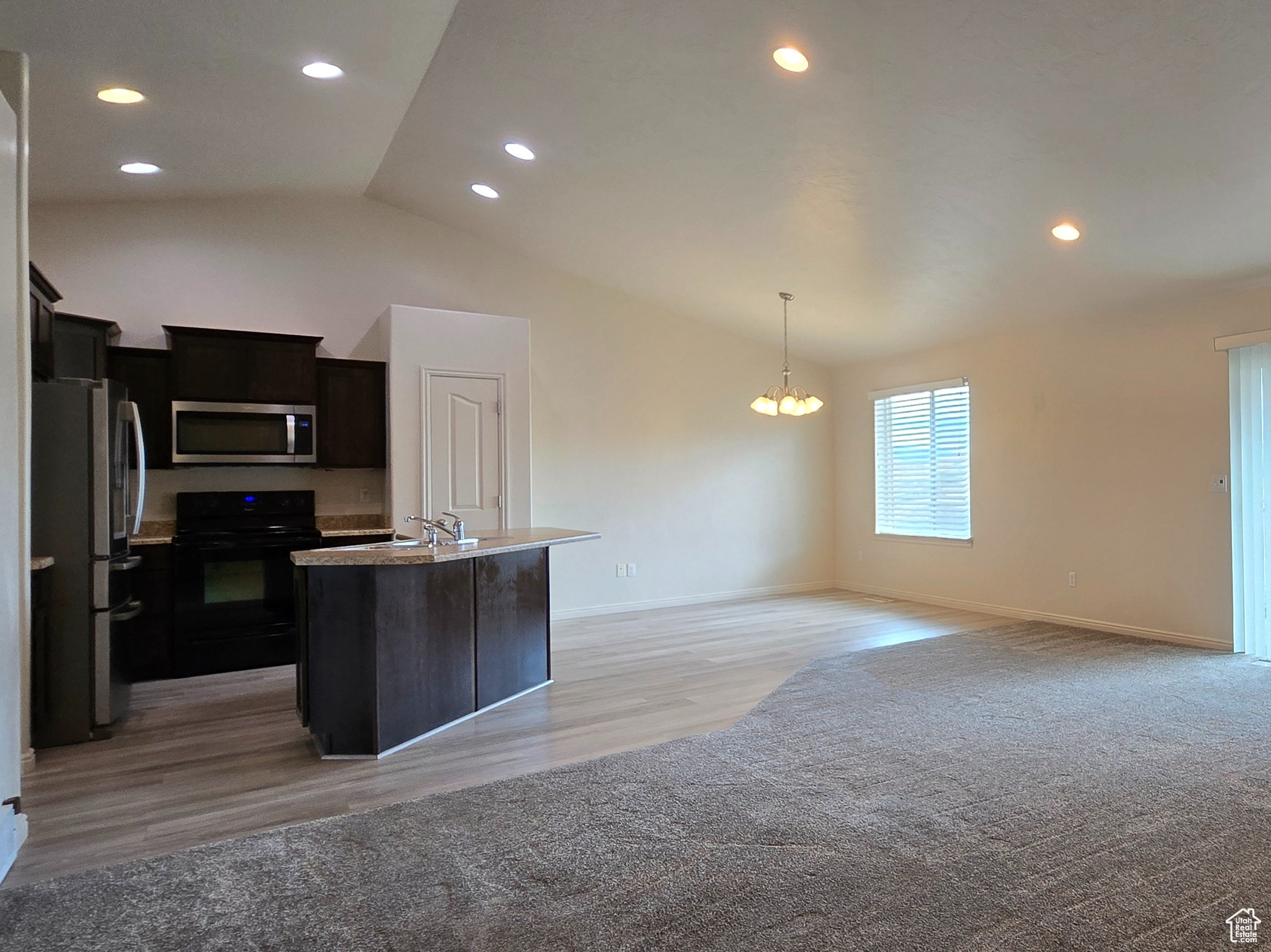 Saratoga Springs, Utah, 84045, United States, 3 Bedrooms Bedrooms, ,2 BathroomsBathrooms,Residential,For Sale,1942303