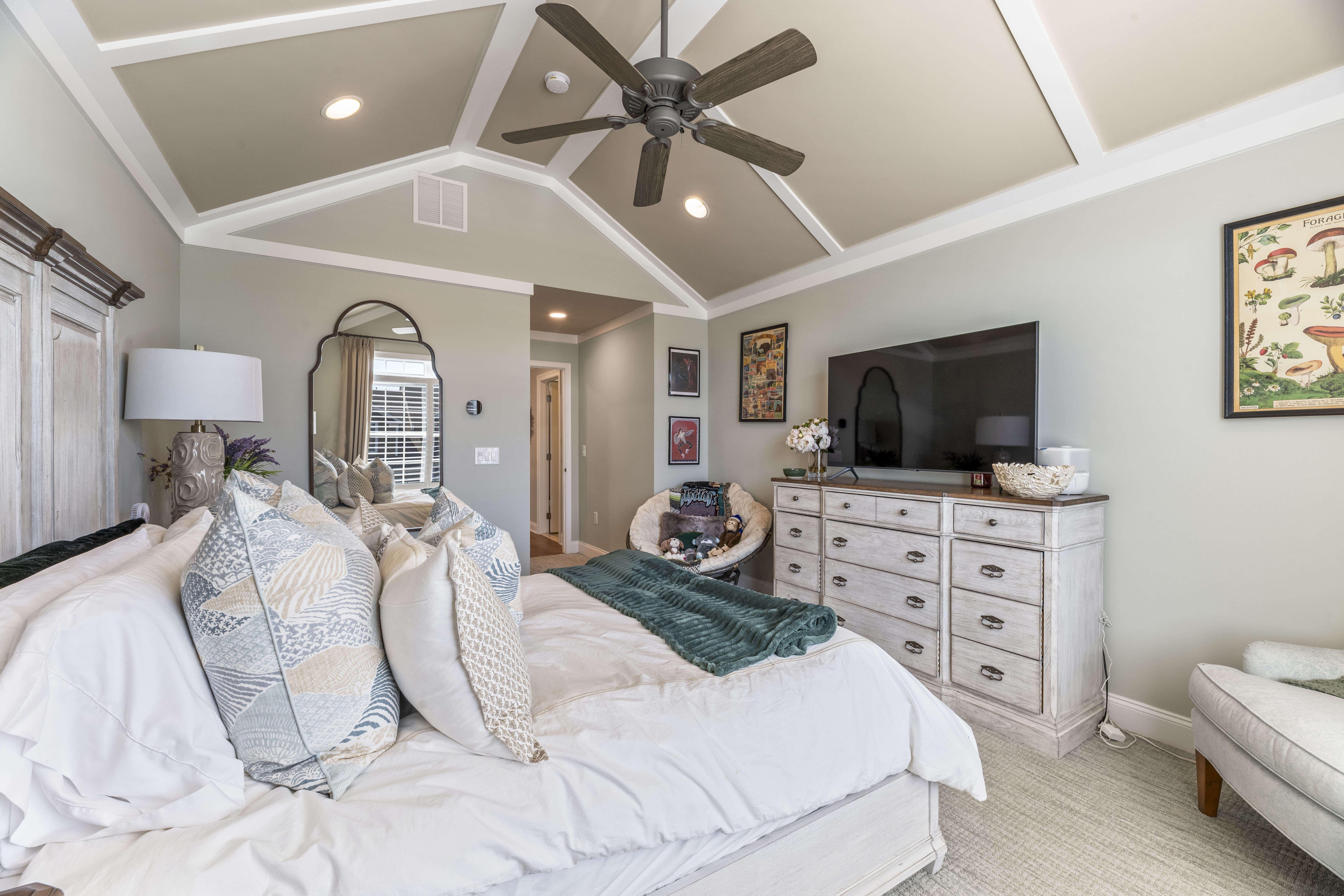 Holmdel, New Jersey, 07733, United States, 3 Bedrooms Bedrooms, ,4 BathroomsBathrooms,Residential,For Sale,1923321