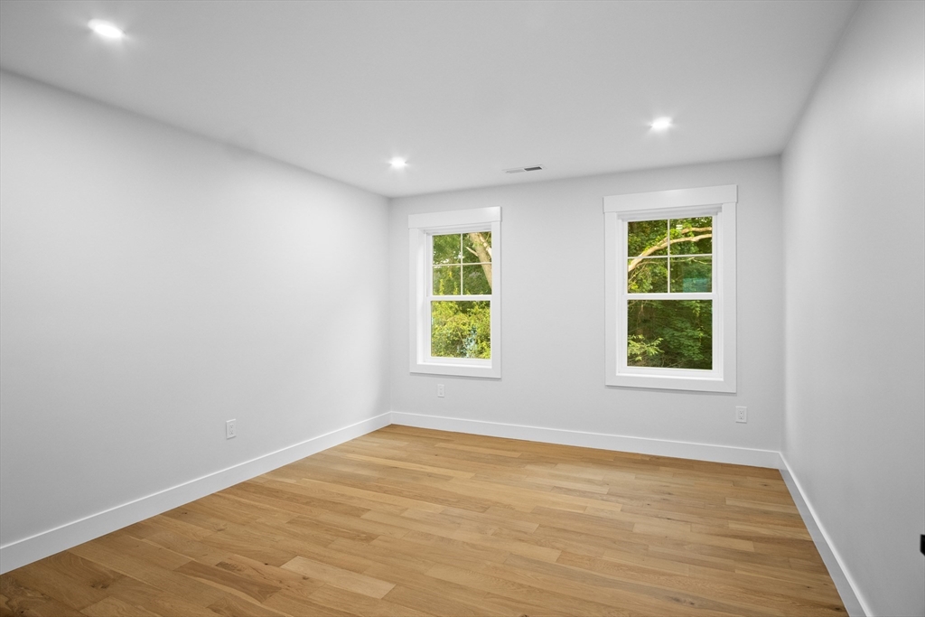 Attleboro, Massachusetts, 02703, United States, 4 Bedrooms Bedrooms, ,3 BathroomsBathrooms,Residential,For Sale,1973726